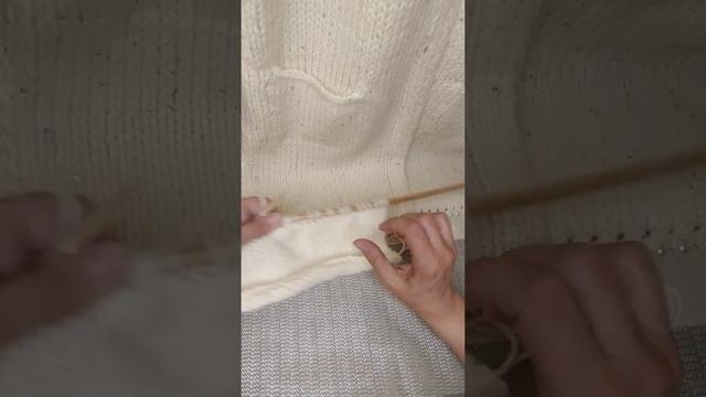 Красивые кромочные петли спицами. Вязаное полотно не заворачивается. смотреть онлайн
