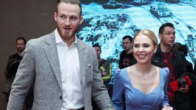 Дочь останется с...Вскрылись шокирующие подробности развода певицы Пелагеи