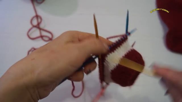 МК: ВЯЖЕМ НОСОЧКИ.ПРОСТОЙ СПОСОБ,.НО ОЧЕНЬ ЭФФЕКТНЫЙ.