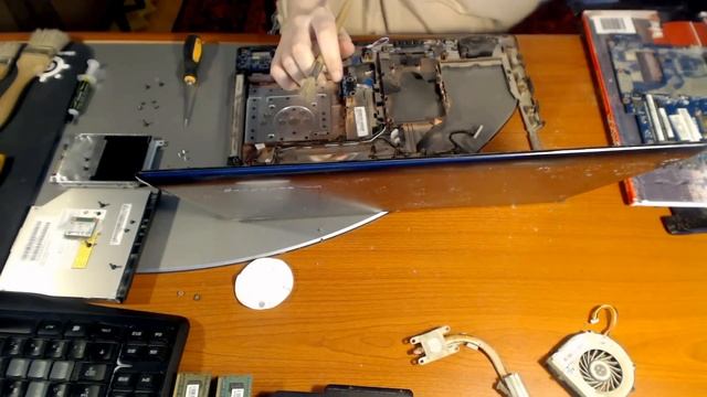 Disassembly Lenovo IdeaPad G575 20081 смотреть онлайн