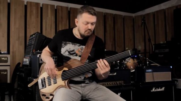Alex Balabanov plays fretless bass