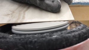 Заусовка плитки болгаркой