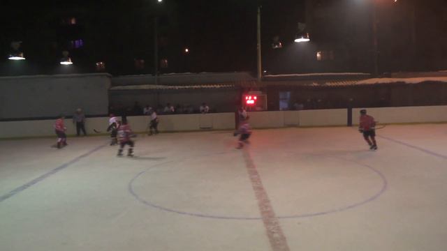 Чемпионат по хоккею с шайбой. Любитель 40+. Натиск vs Титан 1 смотреть онлайн