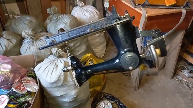 Забрал швейную машинку,готовлю банки на сдачу. смотреть онлайн