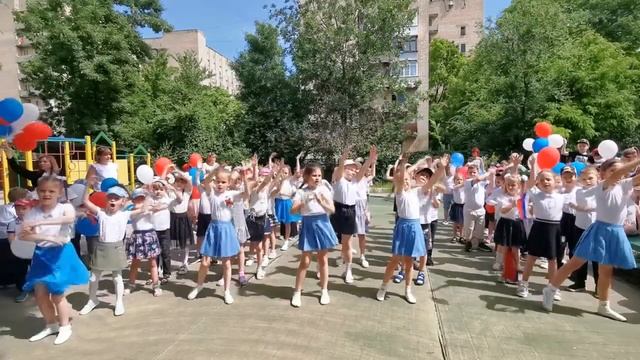 Танцевальный флешмоб ко Дню России смотреть онлайн