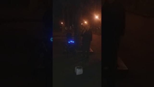 Харьков, сад шевченко.Танец старика Моисея и песня певца смотреть онлайн