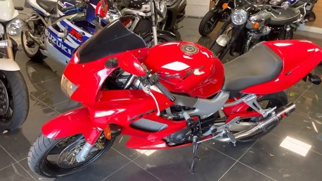 Honda VTR firestorm 1000cc 22k 23yrs old. Fsh. Black widow cans £2595 смотреть онлайн