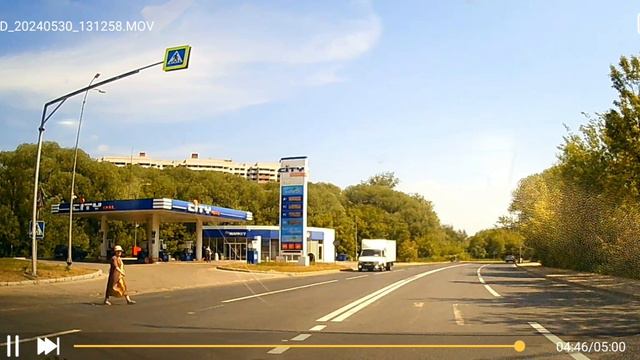 Газель не уступила пешиходу смотреть онлайн