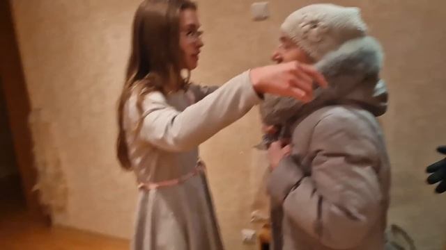 Эстония.Таллинн.День Рождения Кристины 15 лет!Традиции в нашей семье.Распаковка подарков.Влог.1 Ч смотреть онлайн