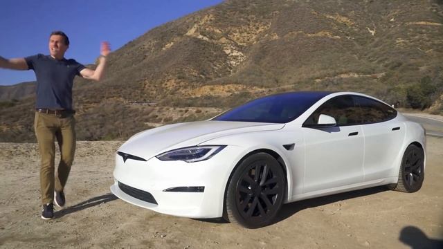 Обзор Tesla Model S Plaid - какой у неё разгон 0-60 м/ч (0-96 км/ч)? смотреть онлайн