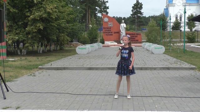 _Алешка и Наташка_, исполняет Кира Соловьева смотреть онлайн