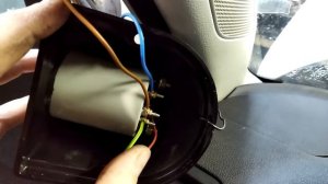 Установка датчика температуры с прибором на ШКОДА ФАБИЯ