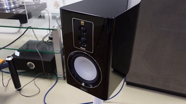 Magnat Signature 903 | Regálovky pro každého смотреть онлайн
