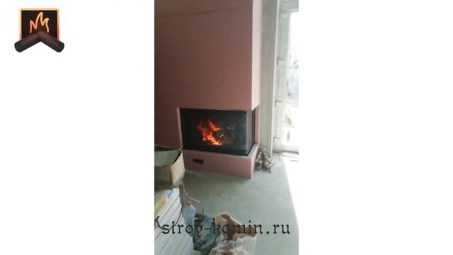 Российский дымоход Феникс в дровяном камине из мрамора с топкой Дельта 800 П - установка в коттедже смотреть онлайн