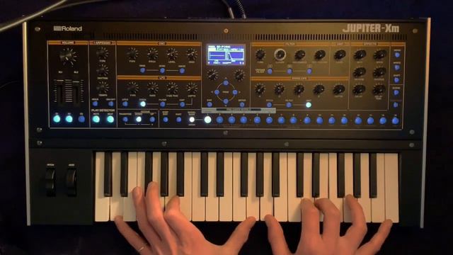 Roland Jupiter XM Demo смотреть онлайн