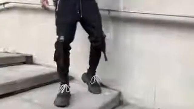 Мужские черные шаровары в стиле хип хоп, повседневные спортивные брюки с множеством карманов и лент смотреть онлайн