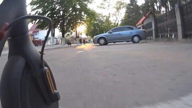 10 километров по городу на электросамокате M365