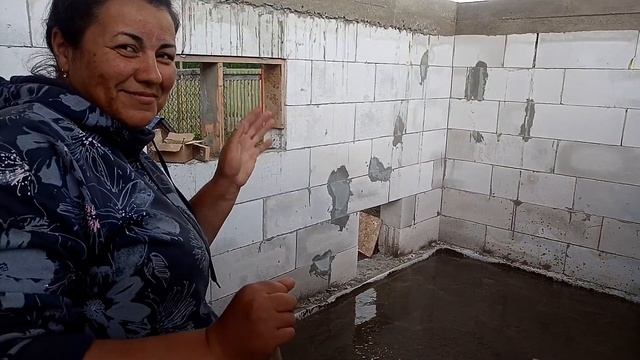 Курятник из газобетона . Залили бетонный пол . смотреть онлайн