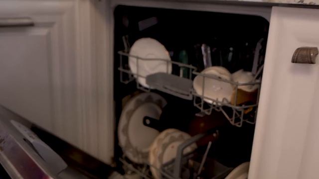 Все ИСПОРТИЛ... Прятки в ПРЕДМЕТАХ в Реальной Жизни смотреть онлайн