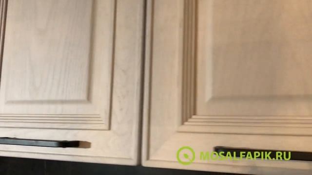 Кухня в лофте светлая на черном фартуке смотреть онлайн