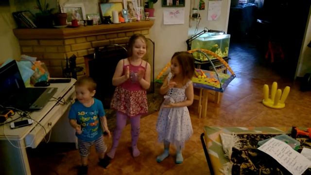 Я на сцену ВЫХОЖУ ?? #ИСТОРИИКОЧУЕВЫХ ? #МЫКОЧУЕВЫ ? #ДЕТИ и #РОДИТЕЛИ ? #ОТДЫХ смотреть онлайн