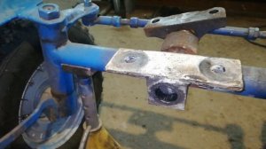 Рулевая передняя балка - на опорных подшипниках, ось качения на самодельный минитрактор ДВС 15 л.с