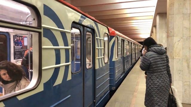 81-717/714, 81-714.5М и 81-717/714.5 Перекраска Московский транспорт На станции Царицыно смотреть онлайн