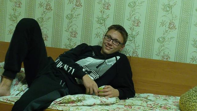 Никита разлил чай и даже не убрал смотреть онлайн
