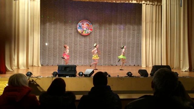 Танец "Три подружки", хореографическое трио "Радуга". смотреть онлайн