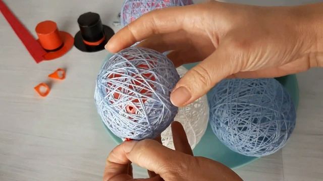Снеговик своими руками из ниток и клея!!! смотреть онлайн