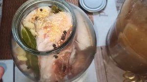 СПОСОБ ЗАСОЛКИ САЛО НА ДЛИТЕЛЬНОЕ ВРЕМЯ//САЛО В РАССОЛЕ получается мягкое.