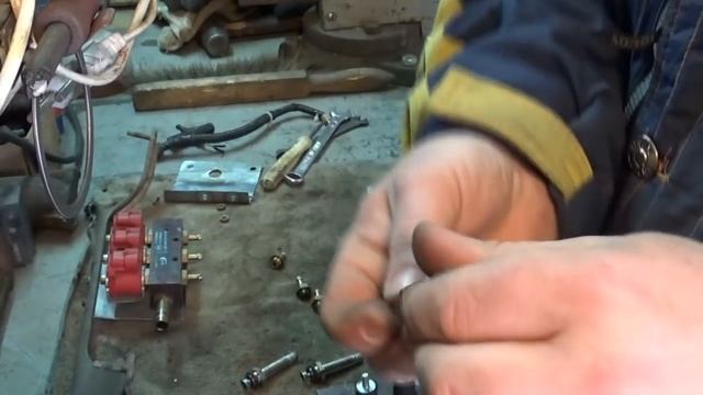 ГБО-4. Модернизация температурного датчика, а также чистка и калибровка форсунок. смотреть онлайн