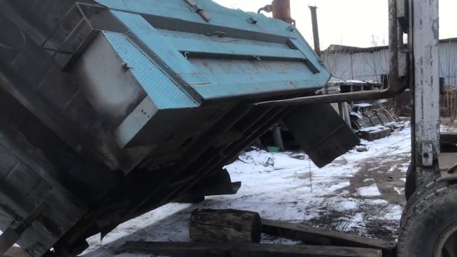 Снимаем кузов КАМАЗ , двигатель с донора . смотреть онлайн