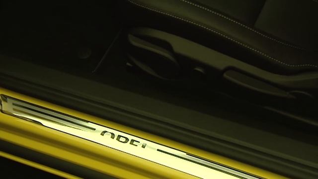 Opel Astra GTC смотреть онлайн