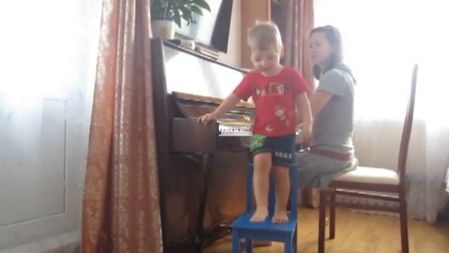Маленькой ёлочке холодно зимой. 2.2 года смотреть онлайн