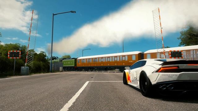 Mercedes Truck Jumps Over Drifting Lamborghini Mad Mike Style at Horizon Festival Of Speed 2020 смотреть онлайн