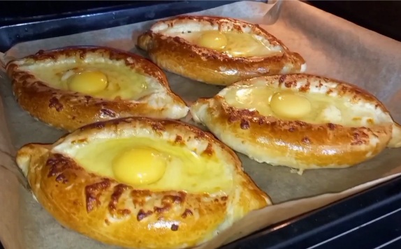 Хачапури по- аджарски - рецепт популярного пирога с сыром смотреть онлайн