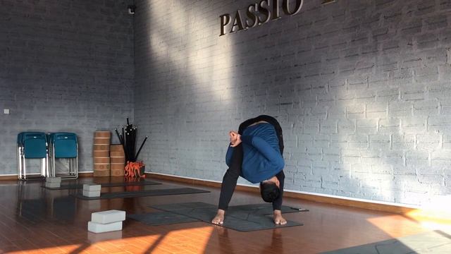 #45 Minute Full Side Bending Yoga Sequence Basic To Intermediate Level | With Master Sourav | Kiows смотреть онлайн