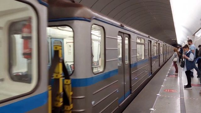 Номерной "Шестёрка" на станции Петровско-Разумовская смотреть онлайн