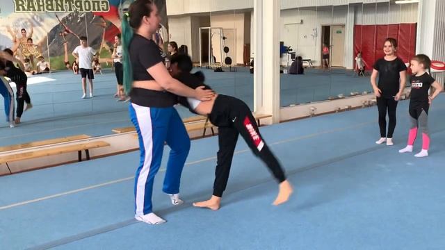 Растяжка в колечко смотреть онлайн