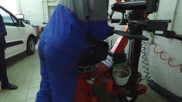 Ремонт во Фреше, замена колёс, амортизаторов и масла. смотреть онлайн