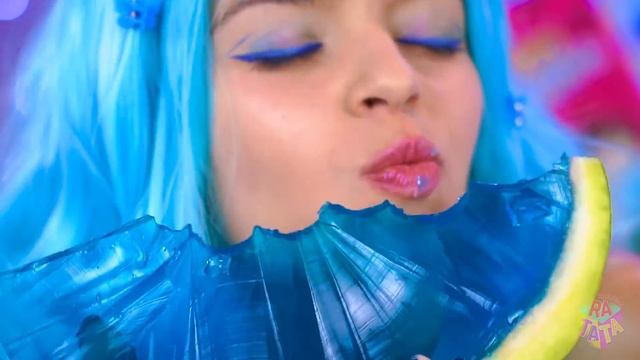 РОЗОВАЯ VS СИНЯЯ VS ЧЕРНАЯ ЕДА ЧЕЛЛЕНДЖ | Едим все только в одном цвете от RATATA CHALLENGE