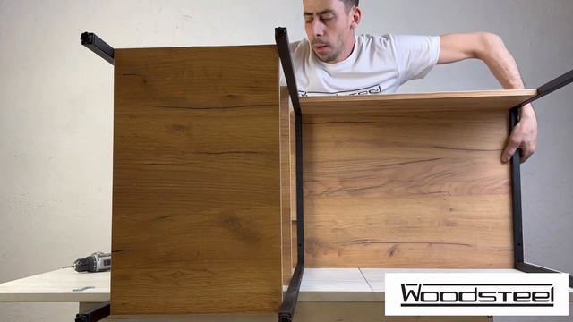 11.Стол письменный с тумбой "Chicago" 100*50*73 мм.Дуб Крафт Золотой. Черный смотреть онлайн