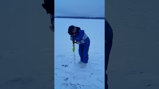 Ледобур+шуруповерт смотреть онлайн