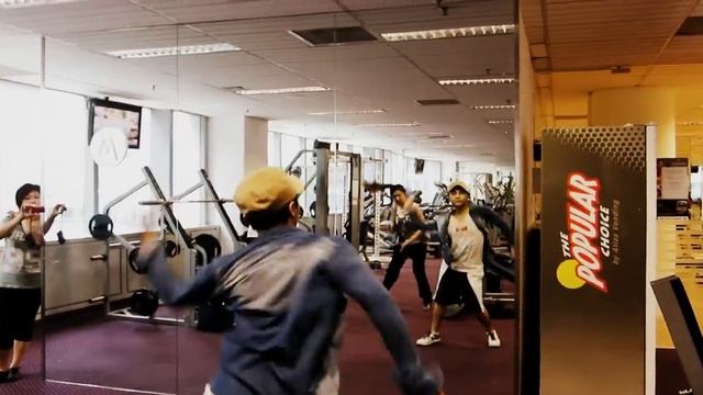 Madonna - Girls Gone Wild Dance смотреть онлайн