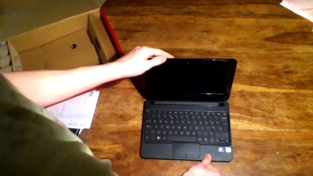 Compaq Mini Netbook Unboxing смотреть онлайн