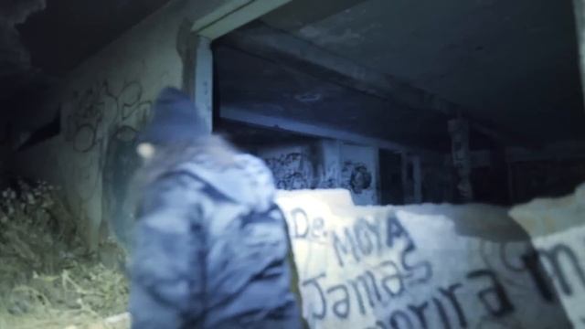 EXPLORING A HAUNTED HOUSE IN PERU смотреть онлайн