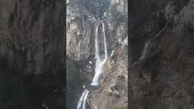 Завораживающая сила природы в Крыму разбушевался водопад Учан Су смотреть онлайн