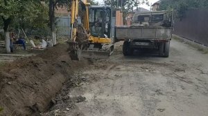 Миниэкскаватор и минисамосвал в деле!