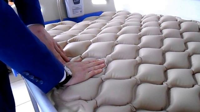 Противопролежневые матрасы. Какой купить матрас ячеистый или трубчатый и для чего он нужен смотреть онлайн